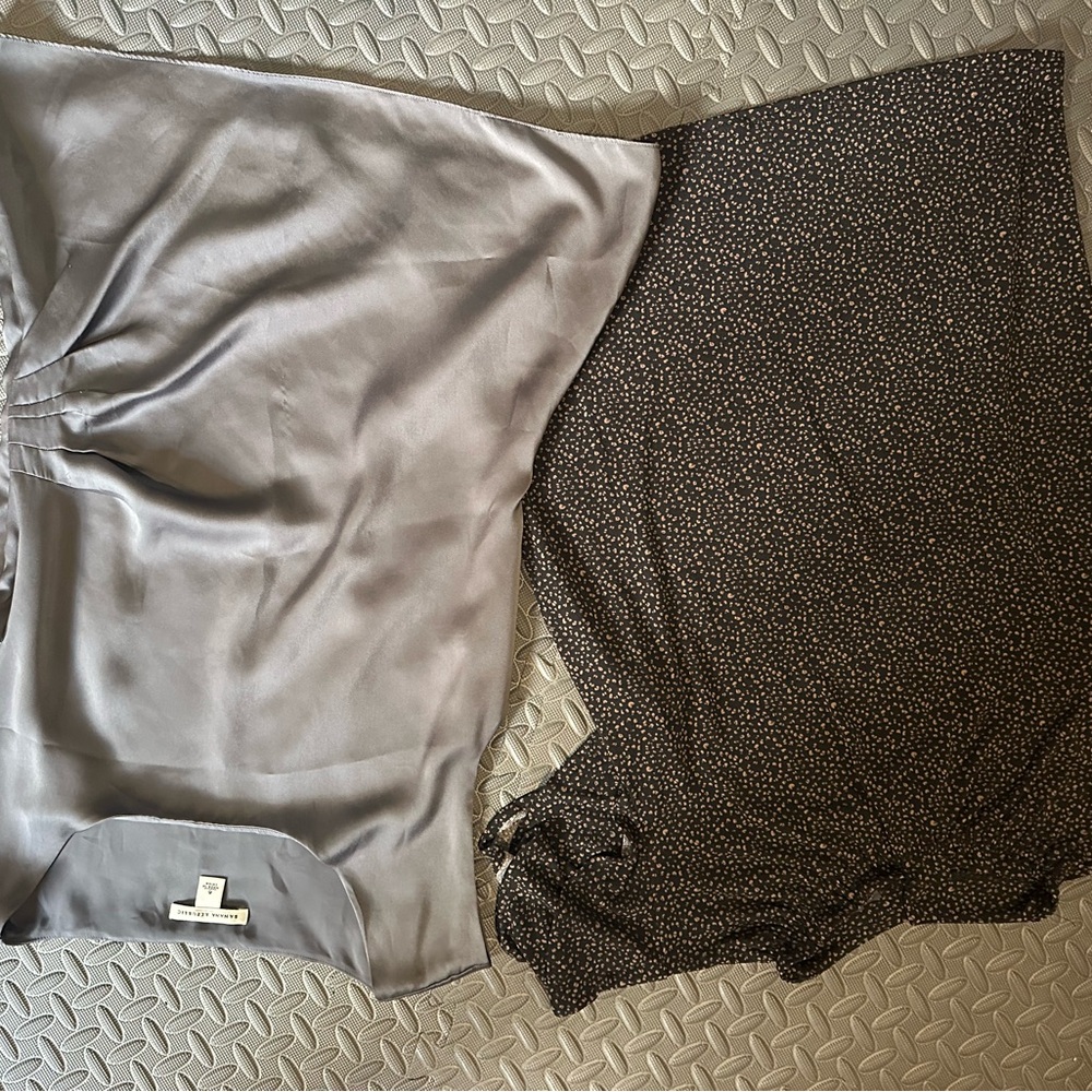 Banana Republic Gray and Black Women's Tops